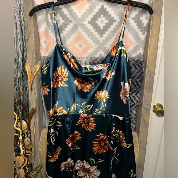 SHEIN Womens floral print drape neck split thigh satin dress - Picture 4 of 9